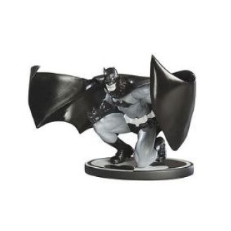 Άγαλμα Batman Black & White από τον JIM LEE (Statue Batman Black & White από τον JIM LEE)